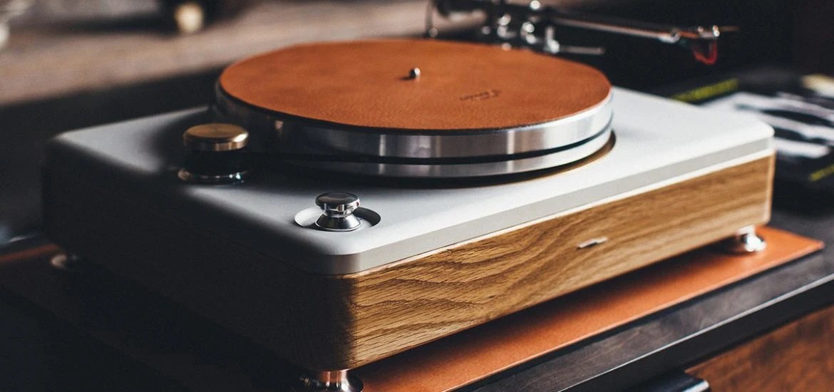 The Runwell Turntable von Shinola | Der neue Luxus Plattenspieler aus Detroit 