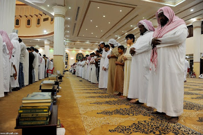 tatkala sedang sholat