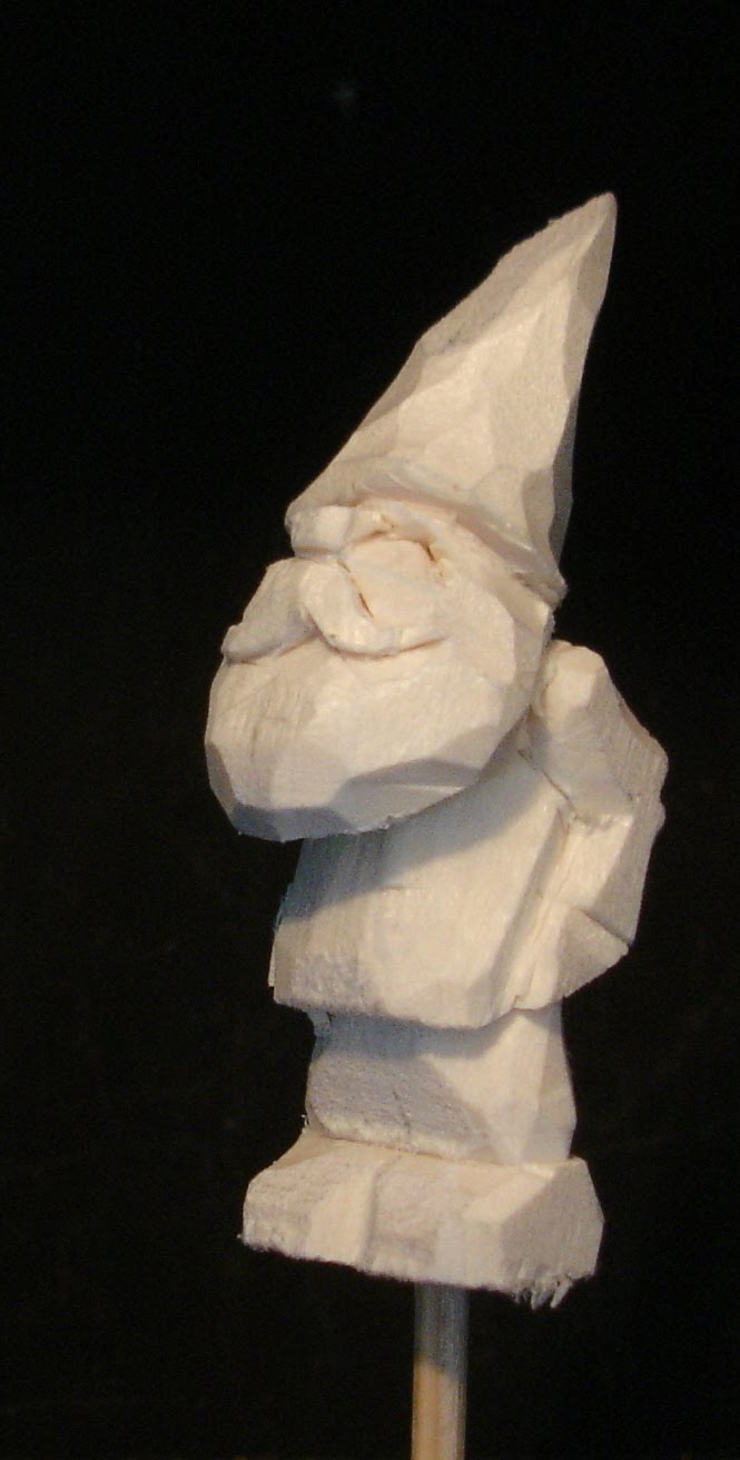 BEGINNERS CARVING CORNER AND BEYOND: WHITTLING A SMALL GNOME