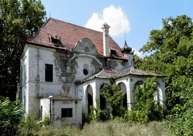 Castello di Spitzer, Beocin, Serbia, edifici abbandonati, case abbandonate, Špicerov dvorac, Beočin, Srbija, Spitzer kastely, Belcseny, Szerbia, abandoned