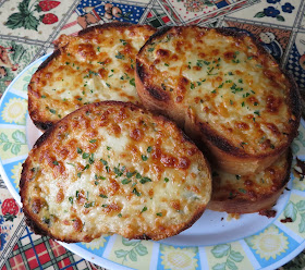 Small Batch Garlic Cheese Bread