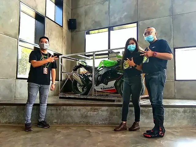 kawasaki zx10r berapa silinder