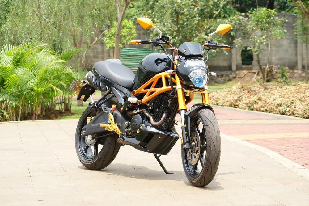 Yamaha Byson  Modifikasi  Bergaya Ducati Monster 696