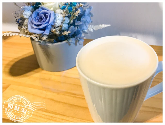 路易先生早午餐菜單鮮奶茶