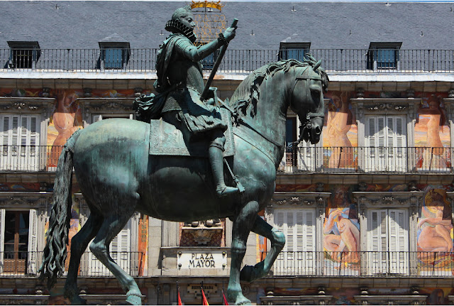 pomnik konny króla Filipa II na plaza mayor w madrycie
