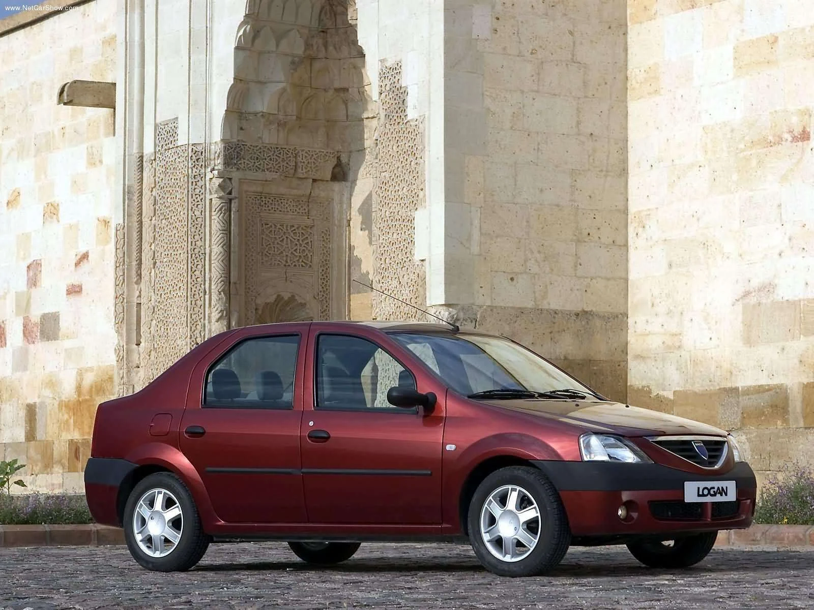 Hình ảnh xe ô tô Dacia Logan 1.6 MPI 2005 & nội ngoại thất