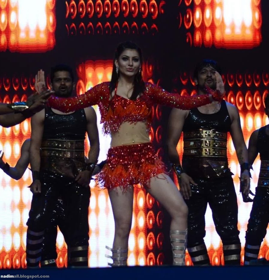 Urvashi Rautela Hot 2016