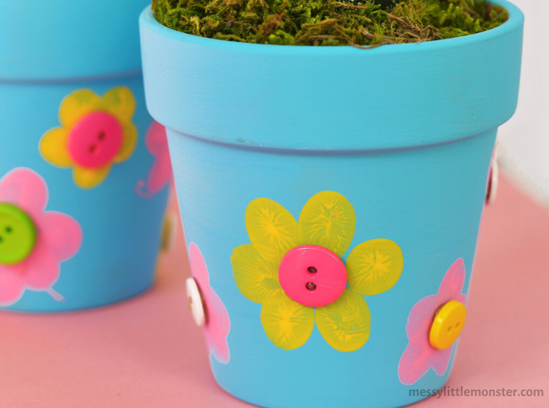 Gifts kids can make mom for Mother's Day fingerprint flowerpot