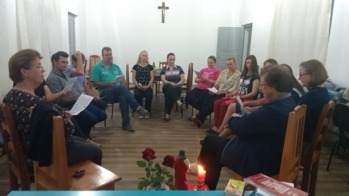 IR. BERTILDA DIRIGE FORMAÇÃO PARA EQUIPES DE LITURGIA DA MATRIZ