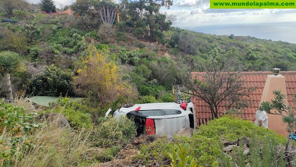 Accidente de un vehículo en Tijarafe
