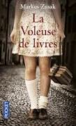 http://itzamna-librairie.blogspot.fr/2014/04/la-voleuse-de-livres-markus-zusak.html