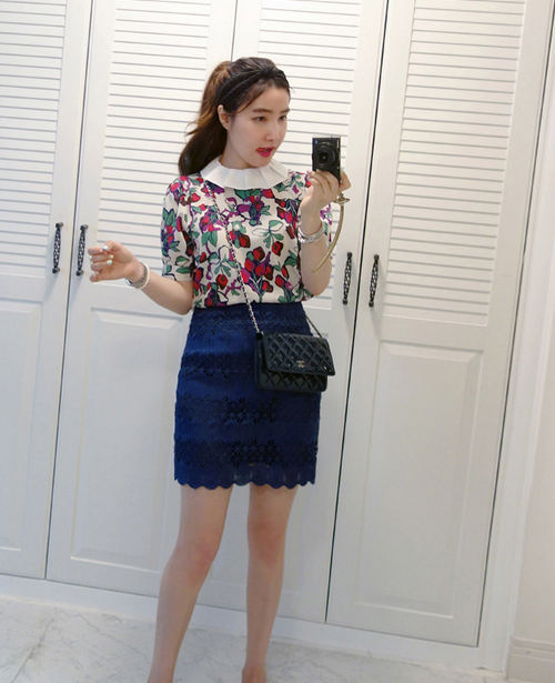 Floral Blouse with Pleated Collar