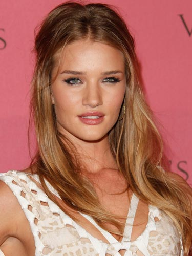 2011 Rosie Alice Huntington Whiteley Straight Blond Hairstyle