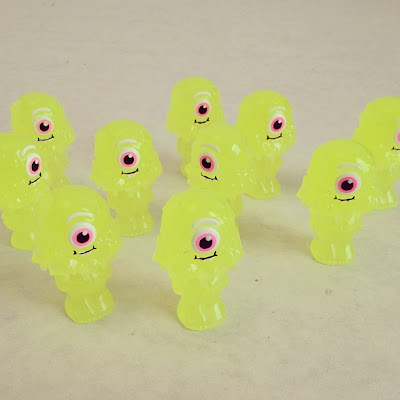 Buff Monster x Healeymade Sue Glow in the Deck Resin Figures