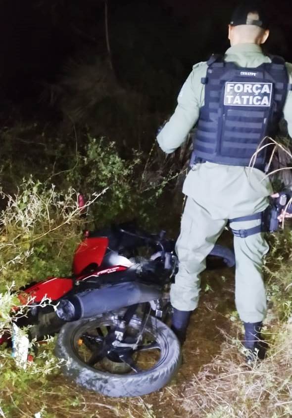 Motocicleta roubada é localizada e suspeitos são presos pela PM no São Vicente de Paula