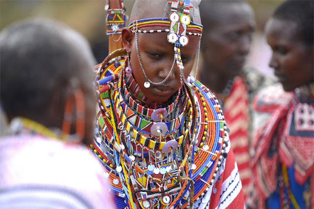 Meludahi Pengantin Wanita, Kenya