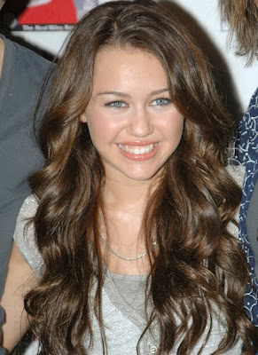 Miley Cyrus Long Wavy Hairstyles