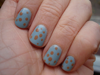 Dotty spotty blue and tan nail art manicure