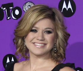 Kelly Clarkson hairstyles