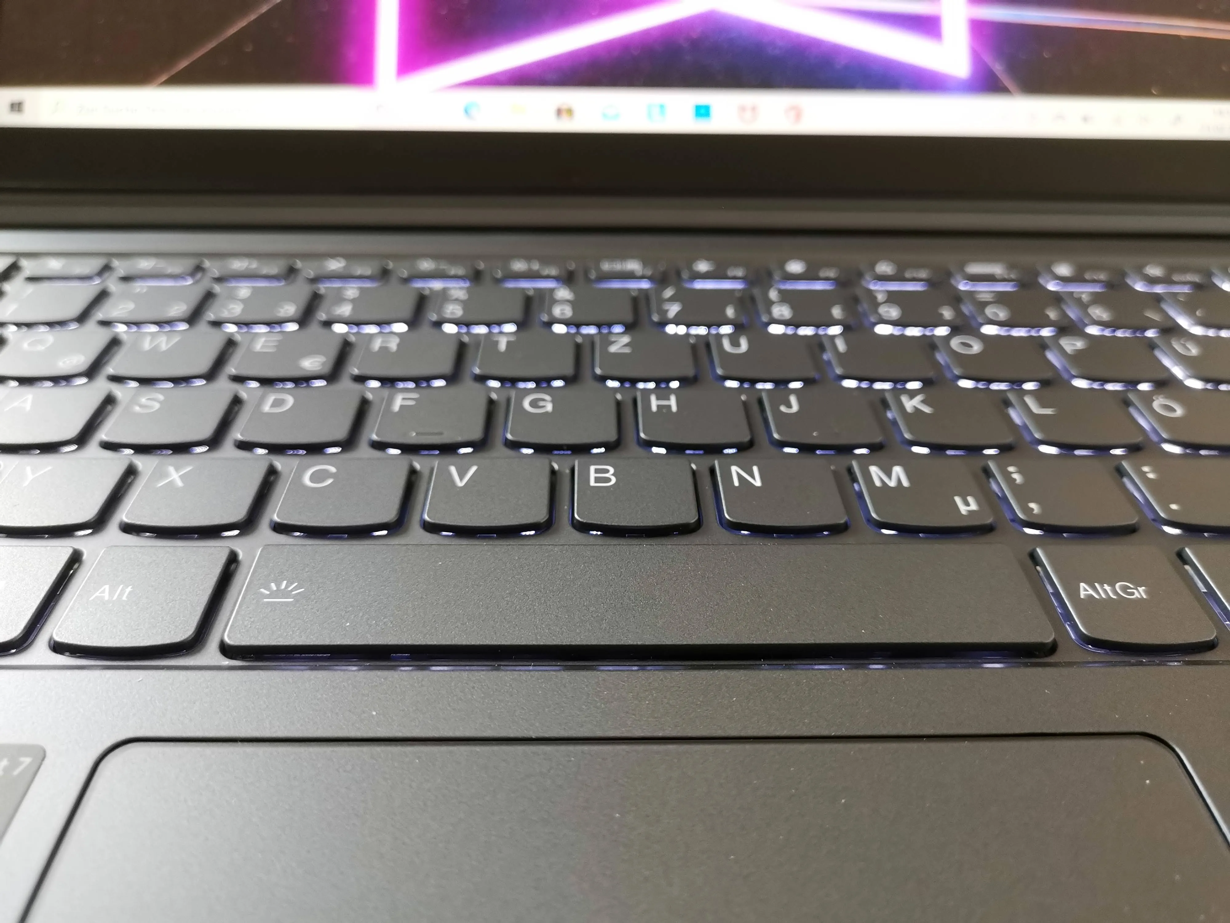 Das Lenovo Yoga Duet 7 im Closer Look | Ein eleganter Windows Convertible stellt sich vor