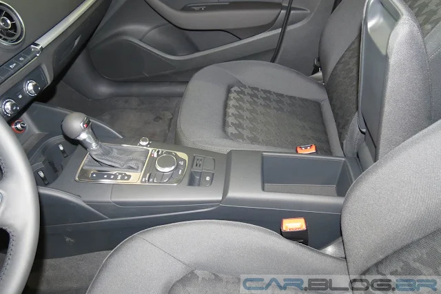 Novo Audi A3 Sportback 2014 - console central
