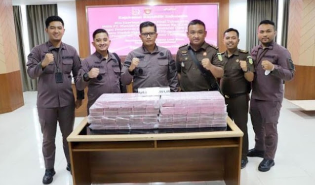 
Kejari Jakpus Sita Eksekusi Uang Sebesar Rp 8 Miliar Lebih
