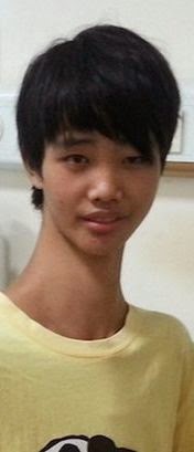 boy with  the longest neck on the world