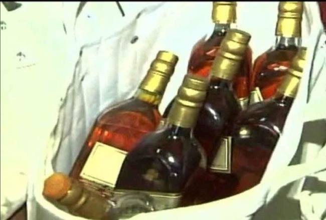 बिहार : मुज्जफरपुर साहेबगंज में शराब के नशे में दो को पुलिस ने किया गिरफ्तार।