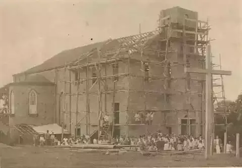 Igreja Matriz em construção, em 1933.