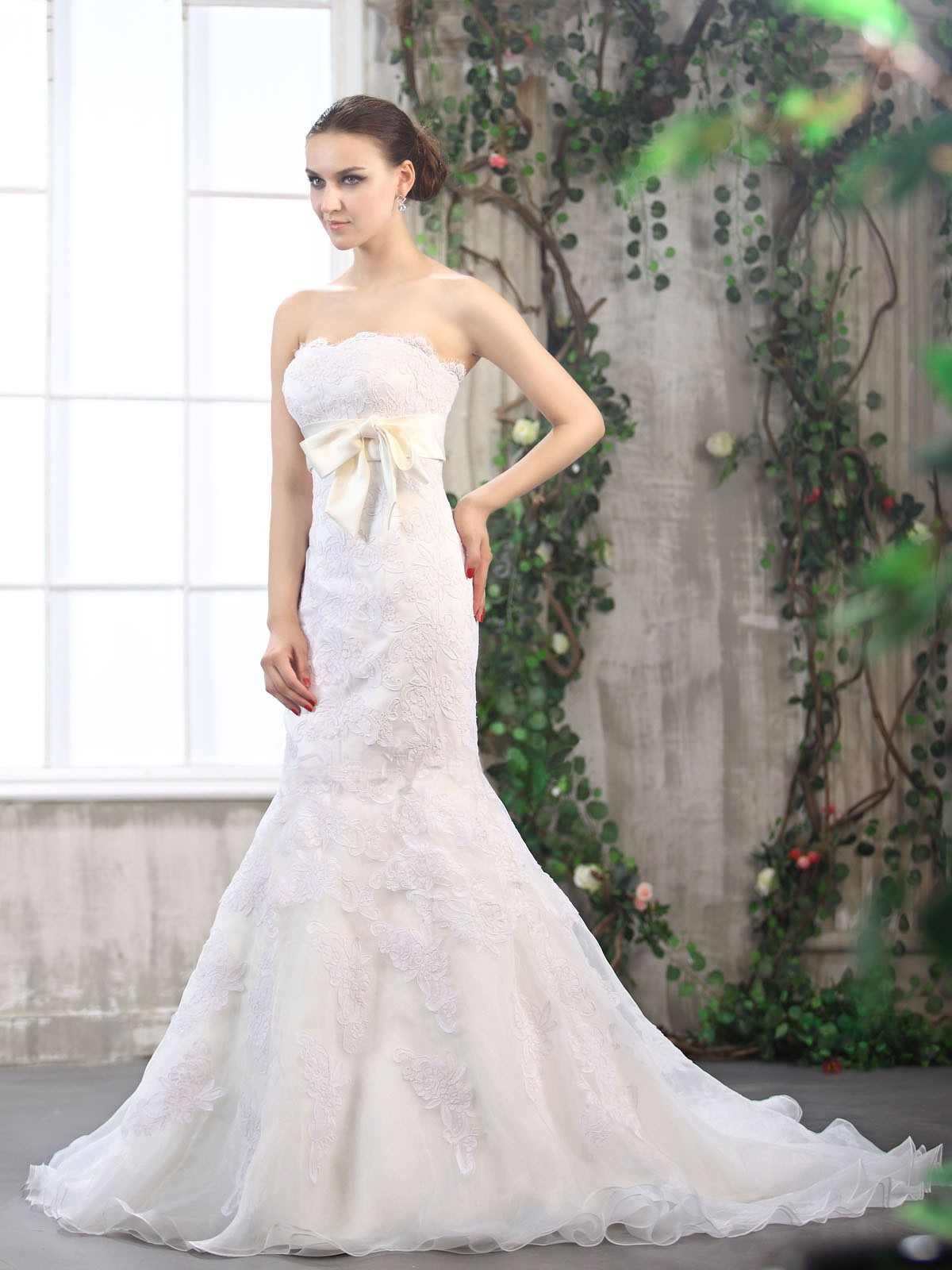 Dawn J s fashion wedding  gown Tips on Trying  on Wedding  