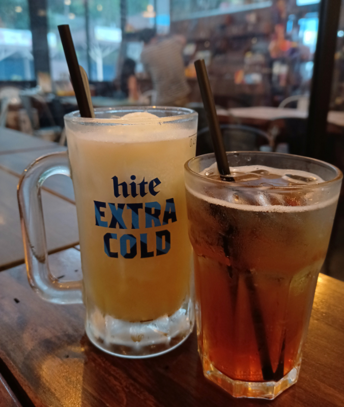 Old Habits Cafe - Coco Melaka Float, Kiwi Strawberry Tea