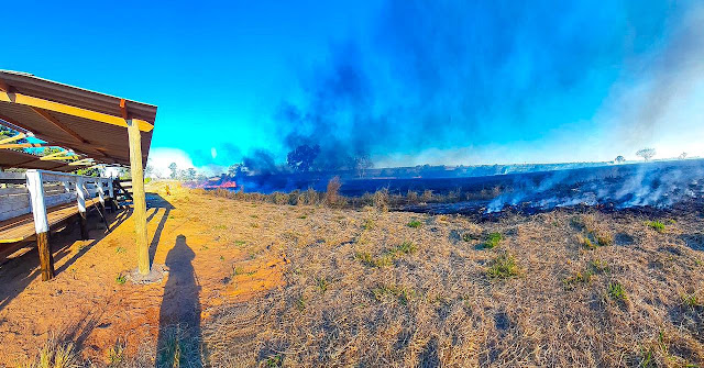 Bombeiros do 2º SGBM controlam incêndio em área de vegetação em Luís Eduardo Magalhães*