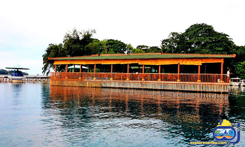 restaurant terapung di pulau putri