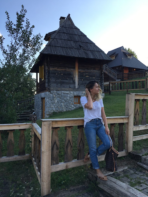 Travel blogger, travel serbia, tourism serbia, best places to visit in eastern europe, sashadoll, blogger outfit, how to wear mom jeans, best of street style, toronto fashion blogger, best canadian bloggers, fashion canadians