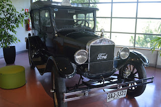 Bodega Bouza. Uruguay. Autos antiguos