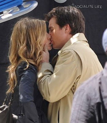 Jennifer Aniston Kissing Jason Bateman