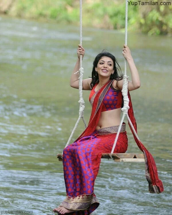 Kajal-Agarwal-Sexy-navel-pictures-wearing-Saree