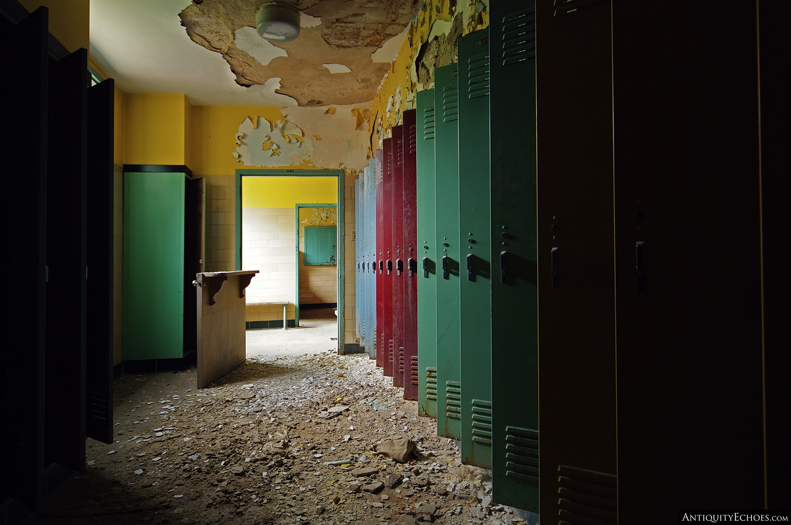 Embreeville State Hospital - Rows of lockers