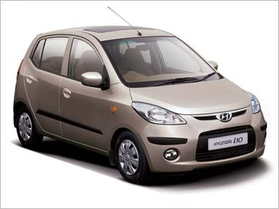 I think it's a Hyundai i10, which looks like this It's pretty cute. I want two!