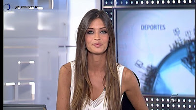 SARA CARBONERO, Informativos Telecinco Noche(01.08.11)