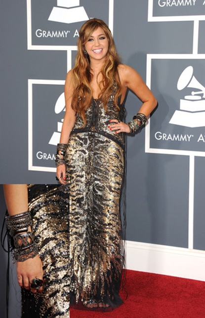 Miley Cyrus look at Grammy 2011