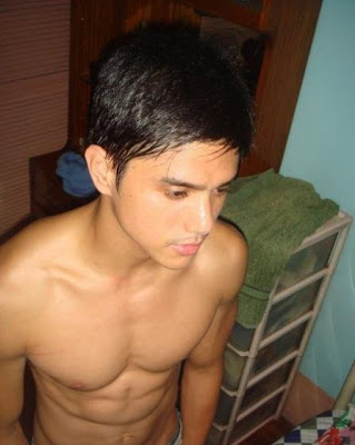 Lemuel Pelayo shirtless