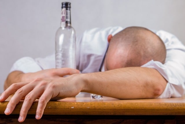 signs of alcoholism addiction drinking alcoholic behavior