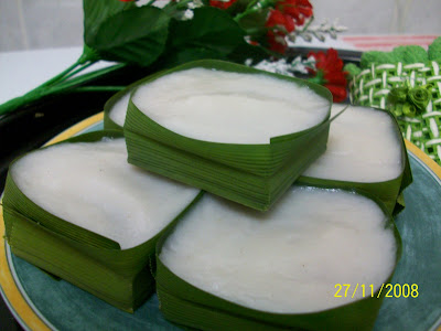 Periuktanah: Tepung Pelita vs Kuih Tako