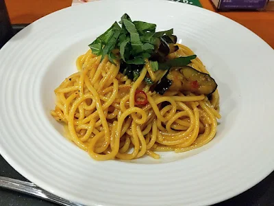 ベローチェ 揚げナスとベーコンの香ばし醤油パスタ