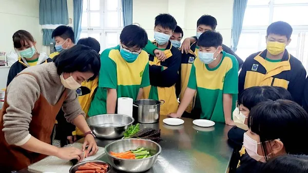 從產地到餐桌　明道大學餐旅系助萬興國中體現食農教育