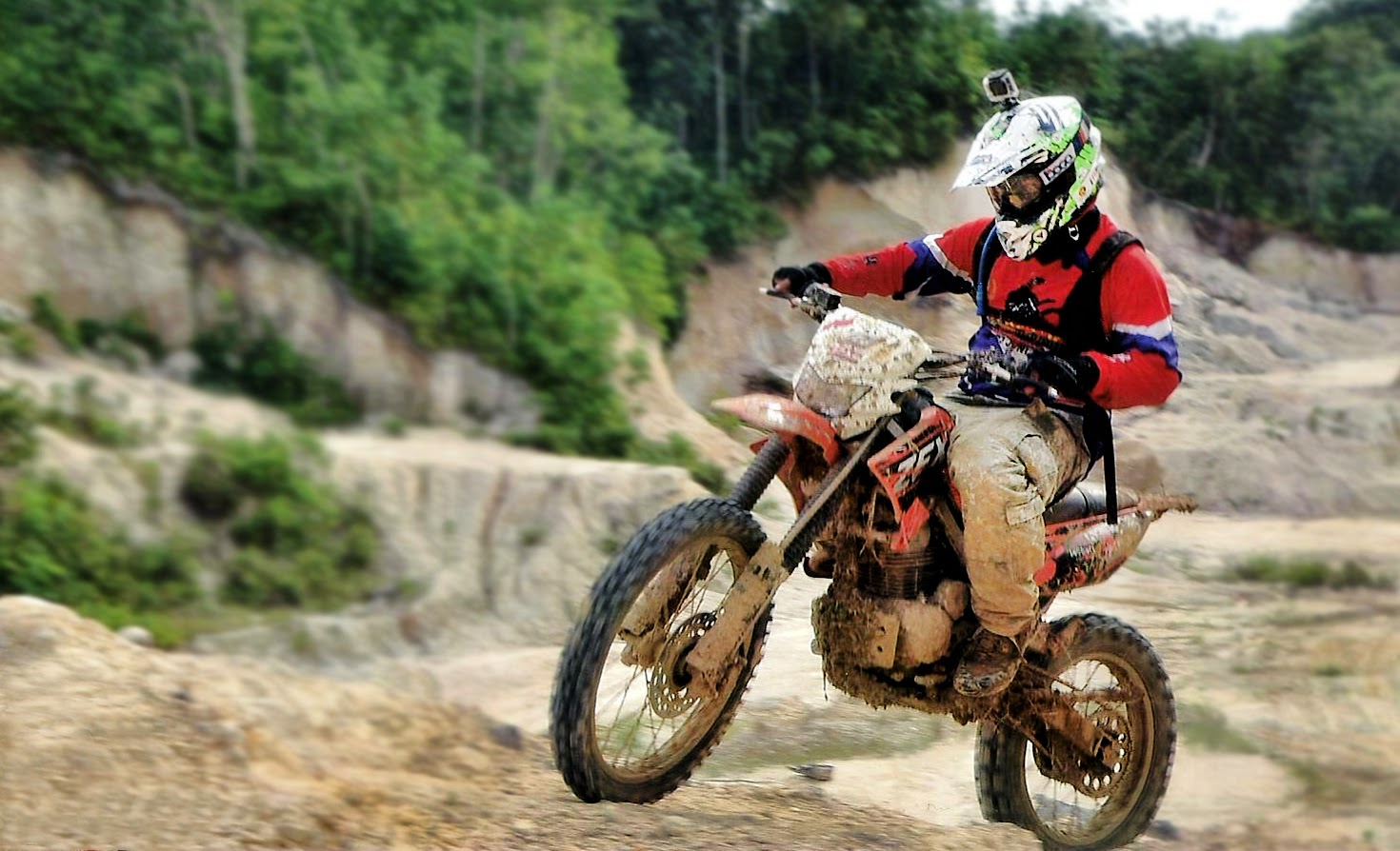 PENGALAMAN PRIBADI MEMILIH MOTOR TRAIL ENDURO Handhika Romeno