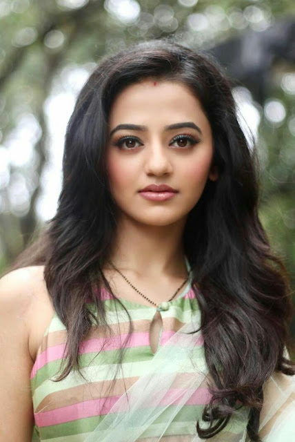 Helly Shah HD Wallpaper