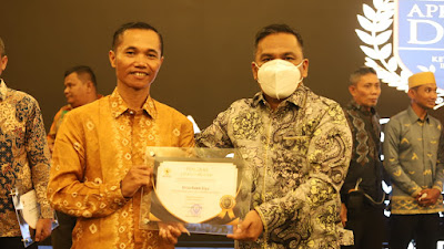 Desa Bukit Jaya Sabet Penghargaan Apresiasi Desa Keterbukaan Informasi Publik 