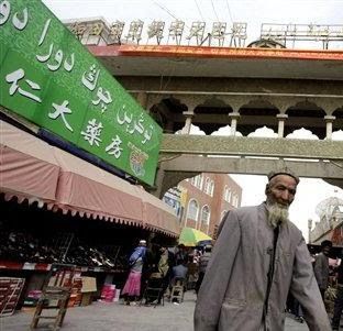 Kisah Muslim Uighur Yang Dilarang Puasa Di China [ www.BlogApaAja.com ]